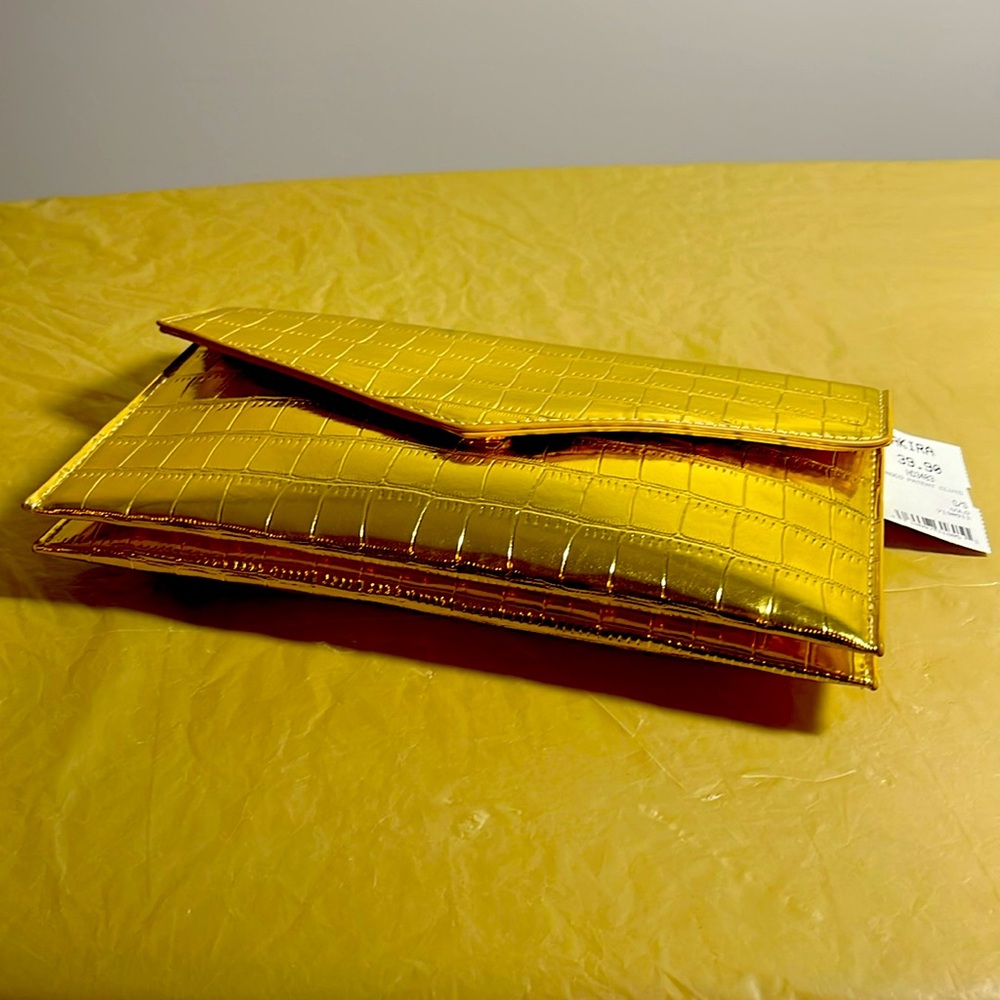 Amazing patterned gold clutch